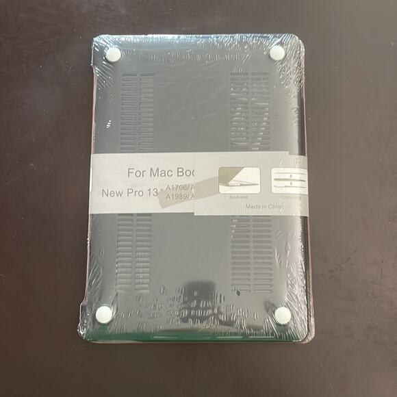 MacBook New Pro 13” 2016-2020 brown leather design hardshell case - Picture 2 of 3